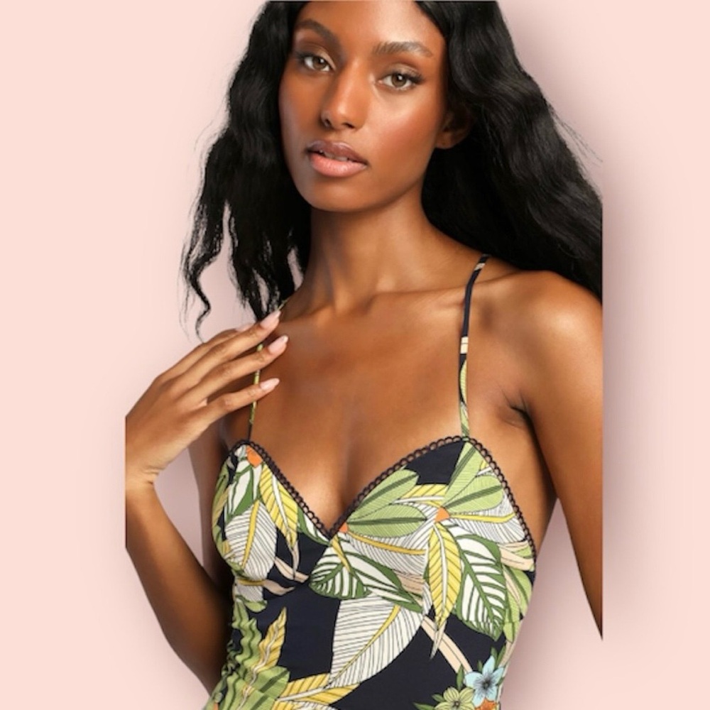 Lulu's Tropical Dress - Picture 5 of 11